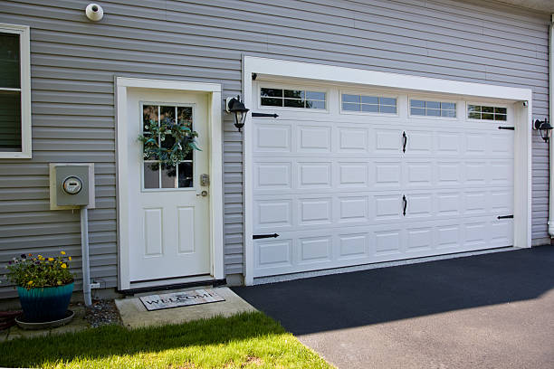24/7 Emergency Garage Door Panel Replacement experts in Belmont Estates, VA